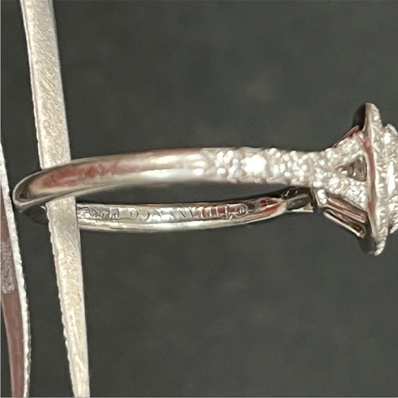 Tiffany & Co Platinum Engagement Ring - Picture 4 of 13